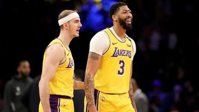 1637038088270028785.jpg Alex-Caruso-and-Anthony-Davis-1-1200x675.jpg